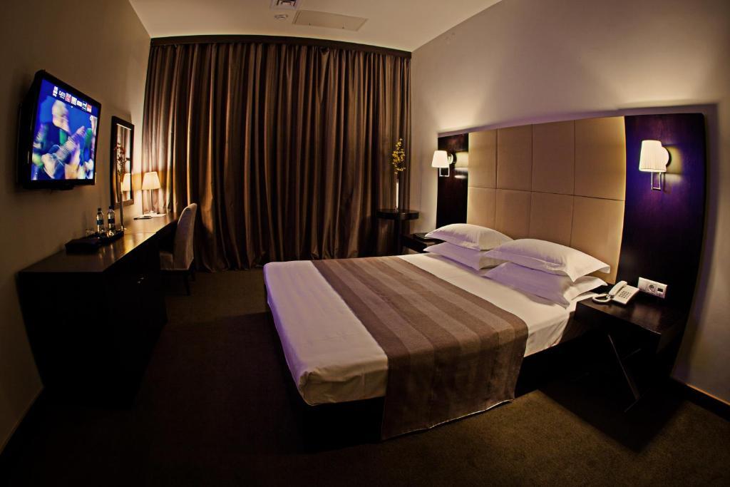 Voyage Hotel Karaganda Bilik gambar